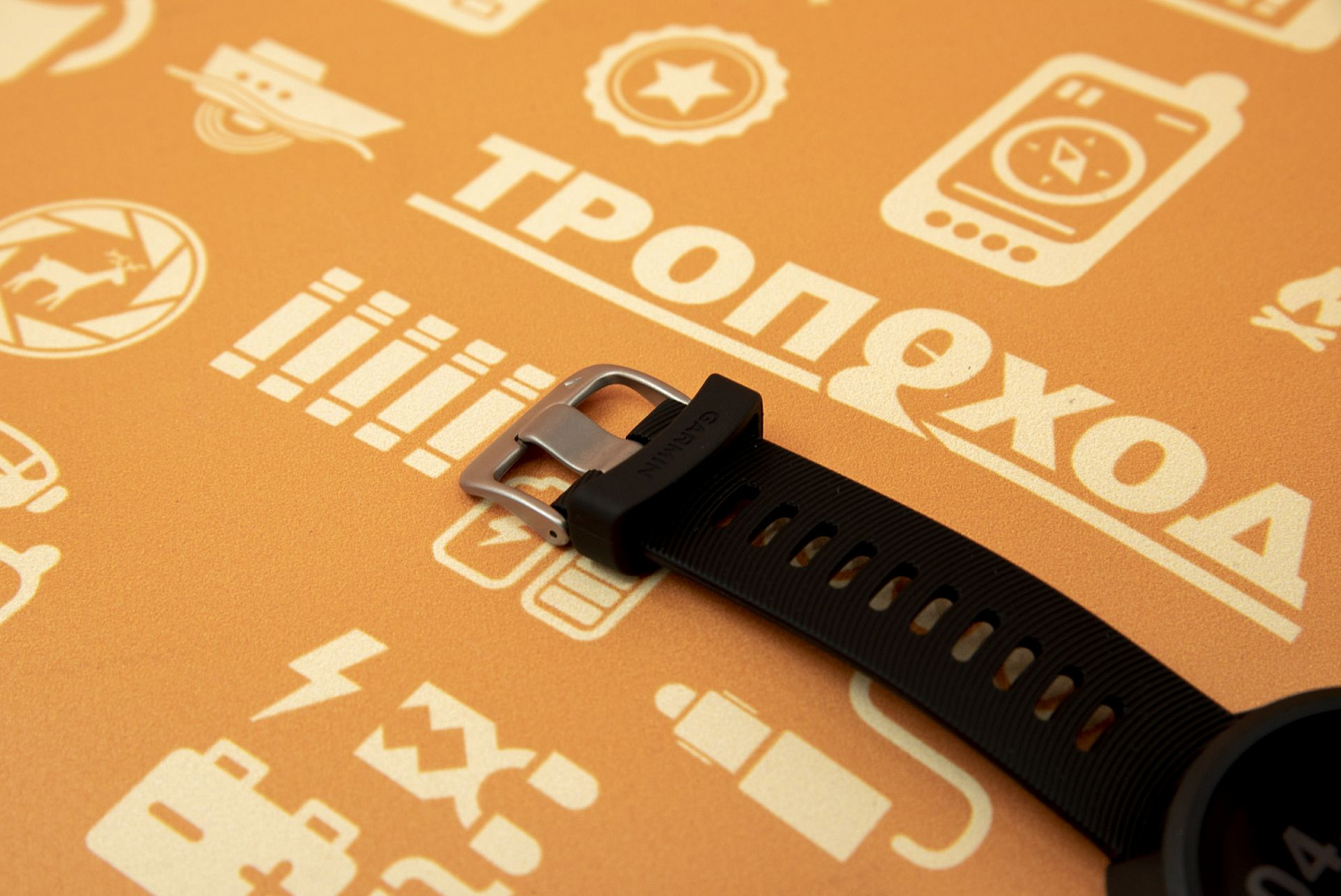 Спортивные часы Garmin Forerunner 245 Music GPS Wi-Fi EU/PAC Black/Red (010-02120-30)