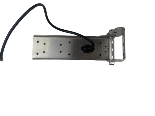 Усиленное крепление датчика Garmin GT56 к транцу Усиленное крепление датчика Garmin GT56 к транцу