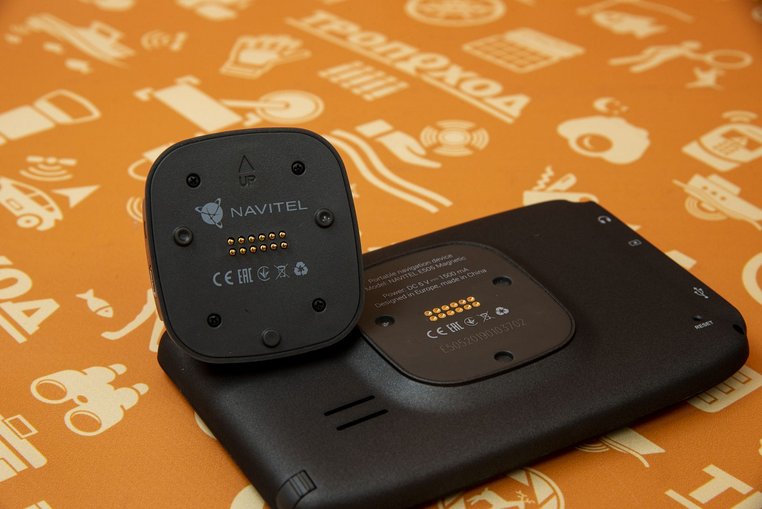 Автомобильный навигатор Navitel E505 MAGNETIC